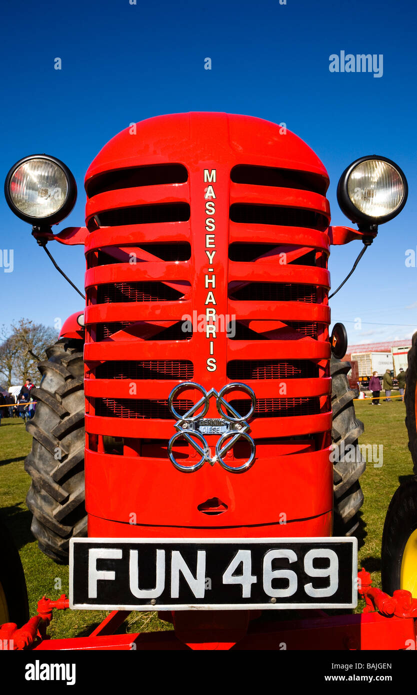 Massey harris 744pd Fotos und Bildmaterial in hoher Auflösung Alamy