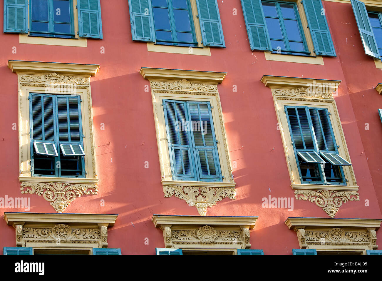 Frankreich, Alpes Maritimes, Nizza, Old Town, Quai Cassini, Fenster Stockfoto