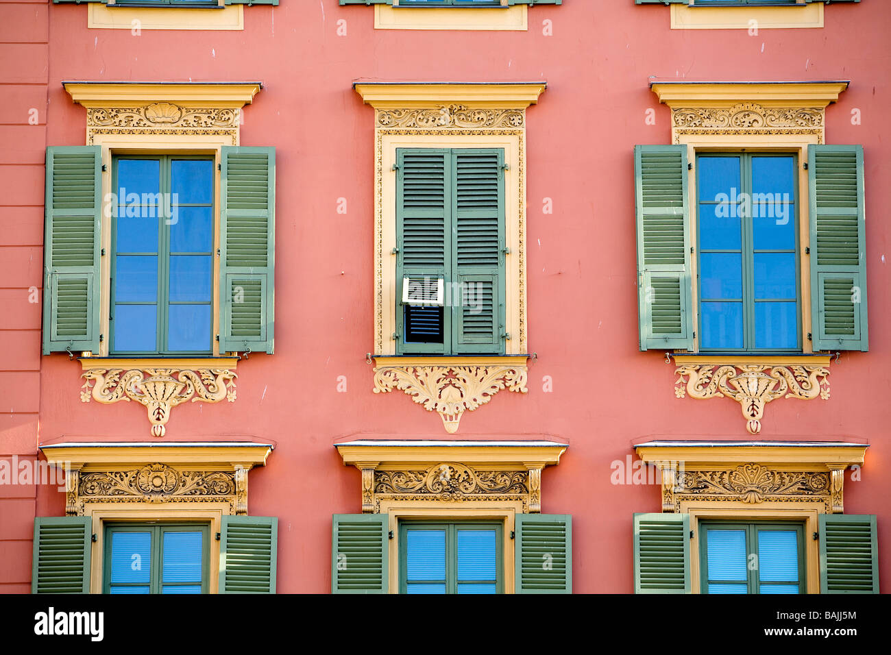 Frankreich, Alpes Maritimes, Nizza, Old Town, Quai Cassini, Fenster Stockfoto