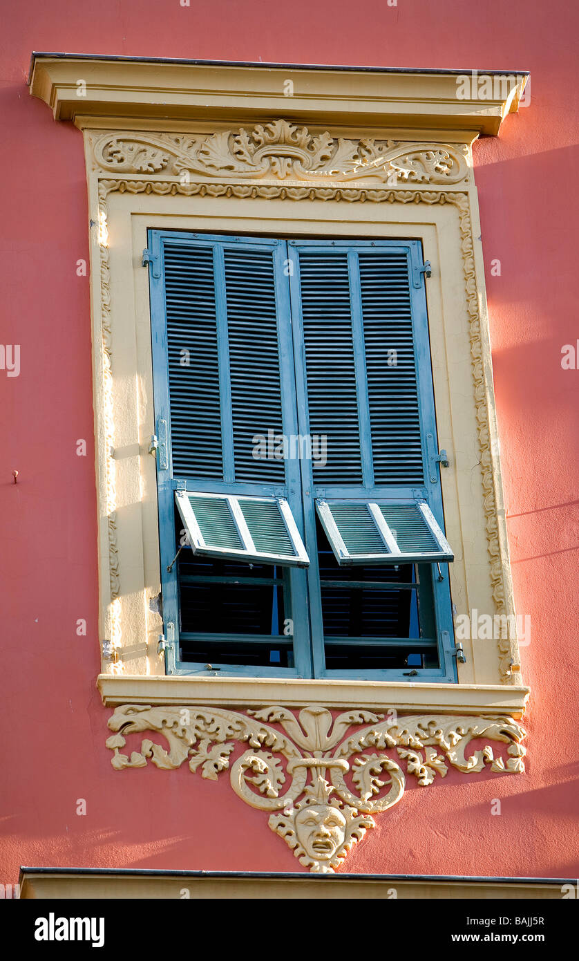 Frankreich, Alpes Maritimes, Nizza, Old Town, Quai Cassini, Fenster Stockfoto