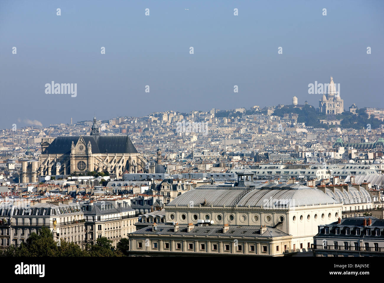 Frankreich, Paris, Panorama von Cathedrale Notre Dame de Paris, im Vordergrund das Krankenhaus Hotel-Dieu und Montmartre in der Stockfoto