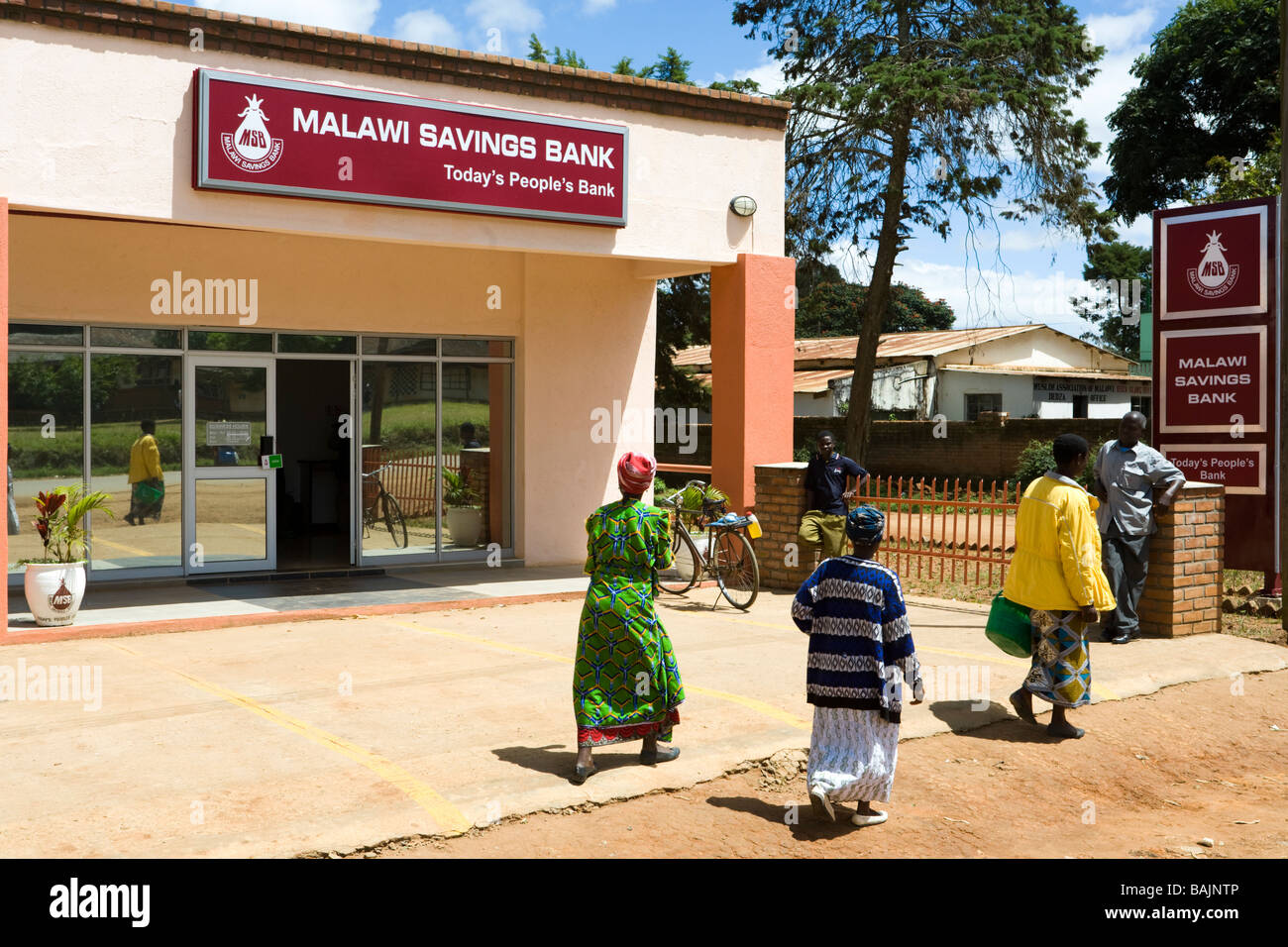 Eine Filiale der Sparkasse Malawi am Flugfeld, Malawi, Afrika Stockfoto