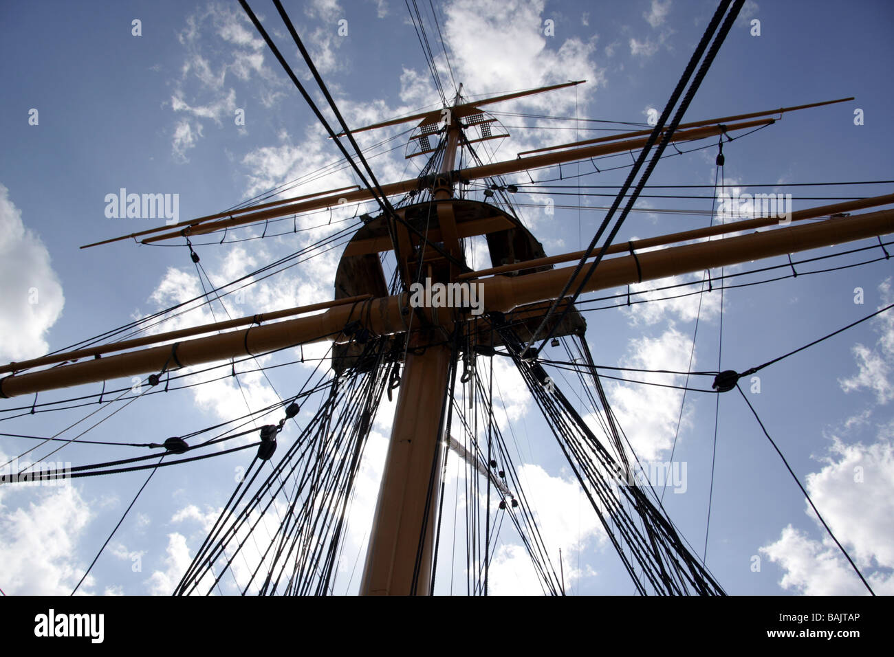 Faszinierend Querstange Am Mast Bild