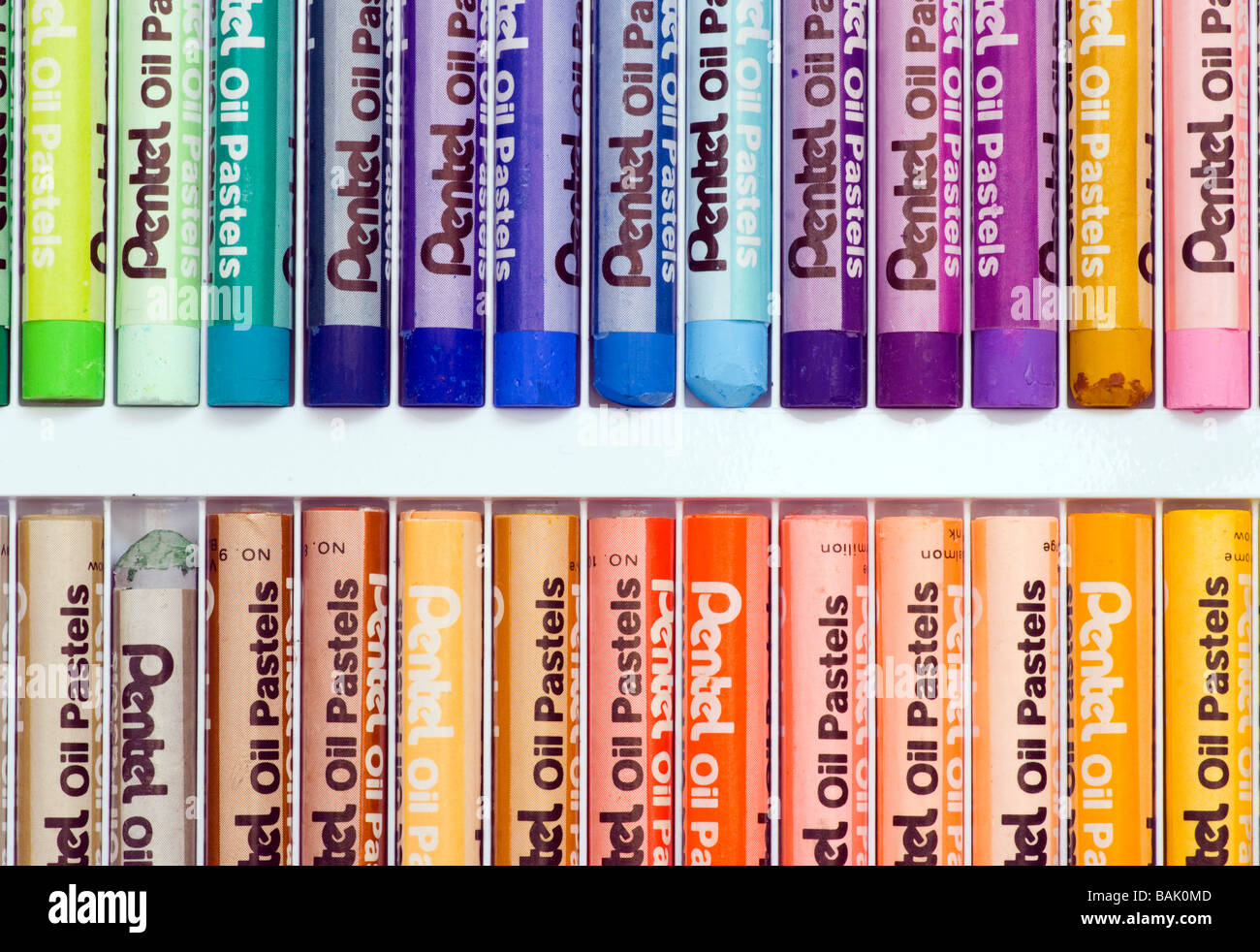 Eine Palette von Künstlern farbige Oil Pastels Pastellkreiden Stockfoto
