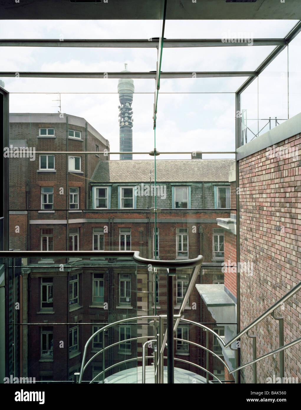 UCL Paul O' Gorman Gebäude - Institut für Krebs Studien Innentreppen Stockfoto