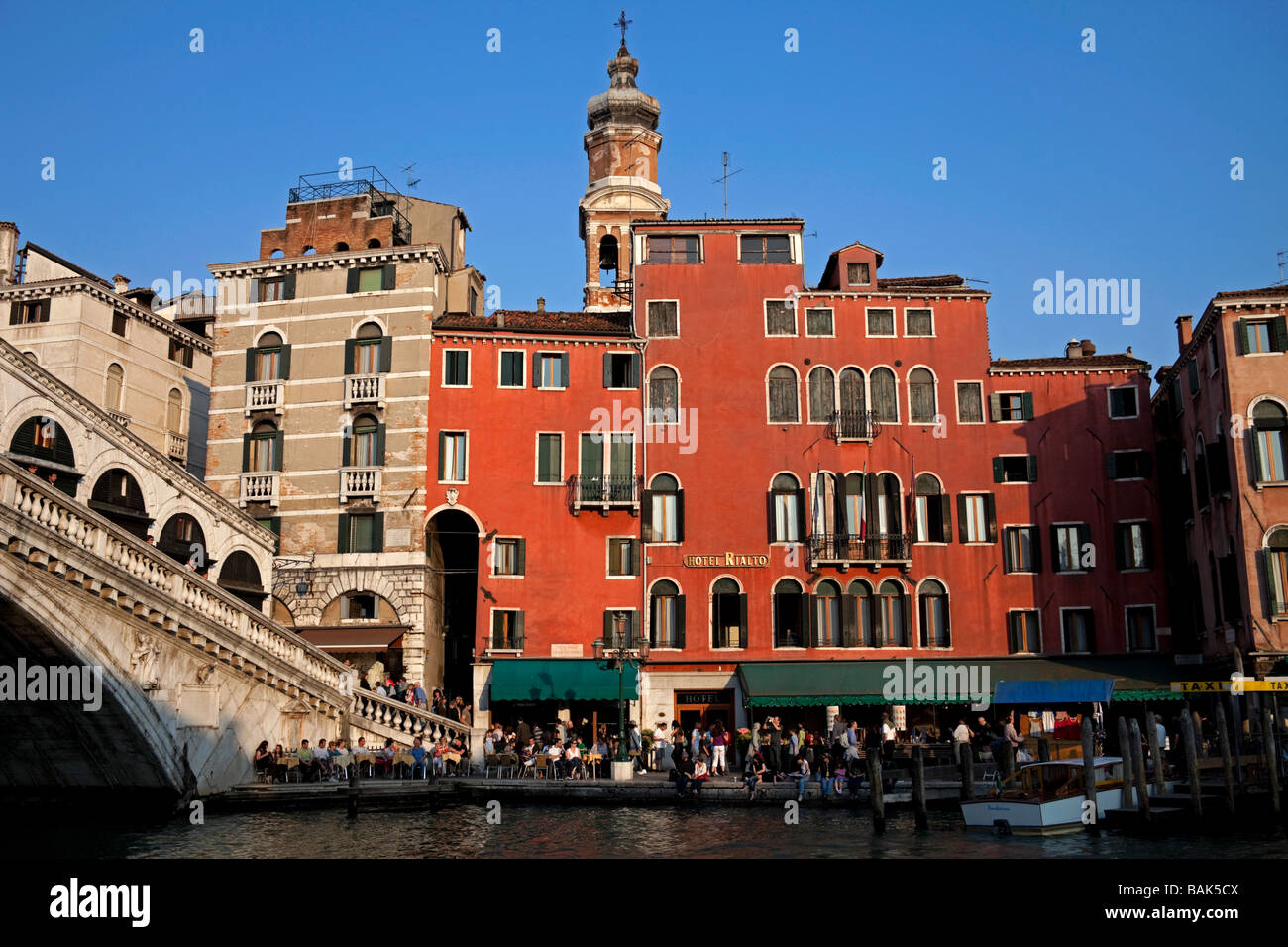 Hotel Rialto Venedig Italien Tourismus Touristen Stockfoto