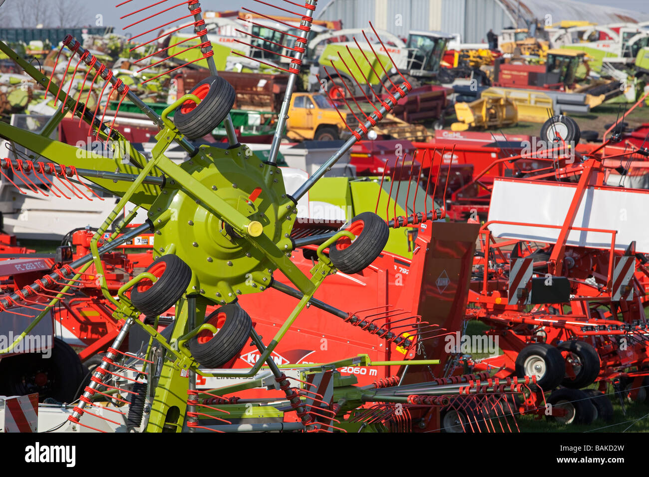 Burnips Michigan Landmaschinen zum Verkauf an einen Händler in ländlichen Michigan Stockfoto