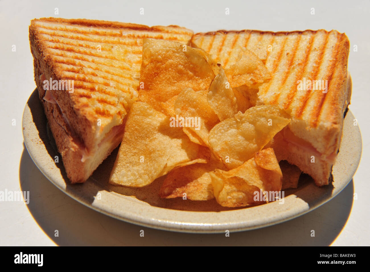 Käse und Schinken-Toast oder Toastie. Stockfoto