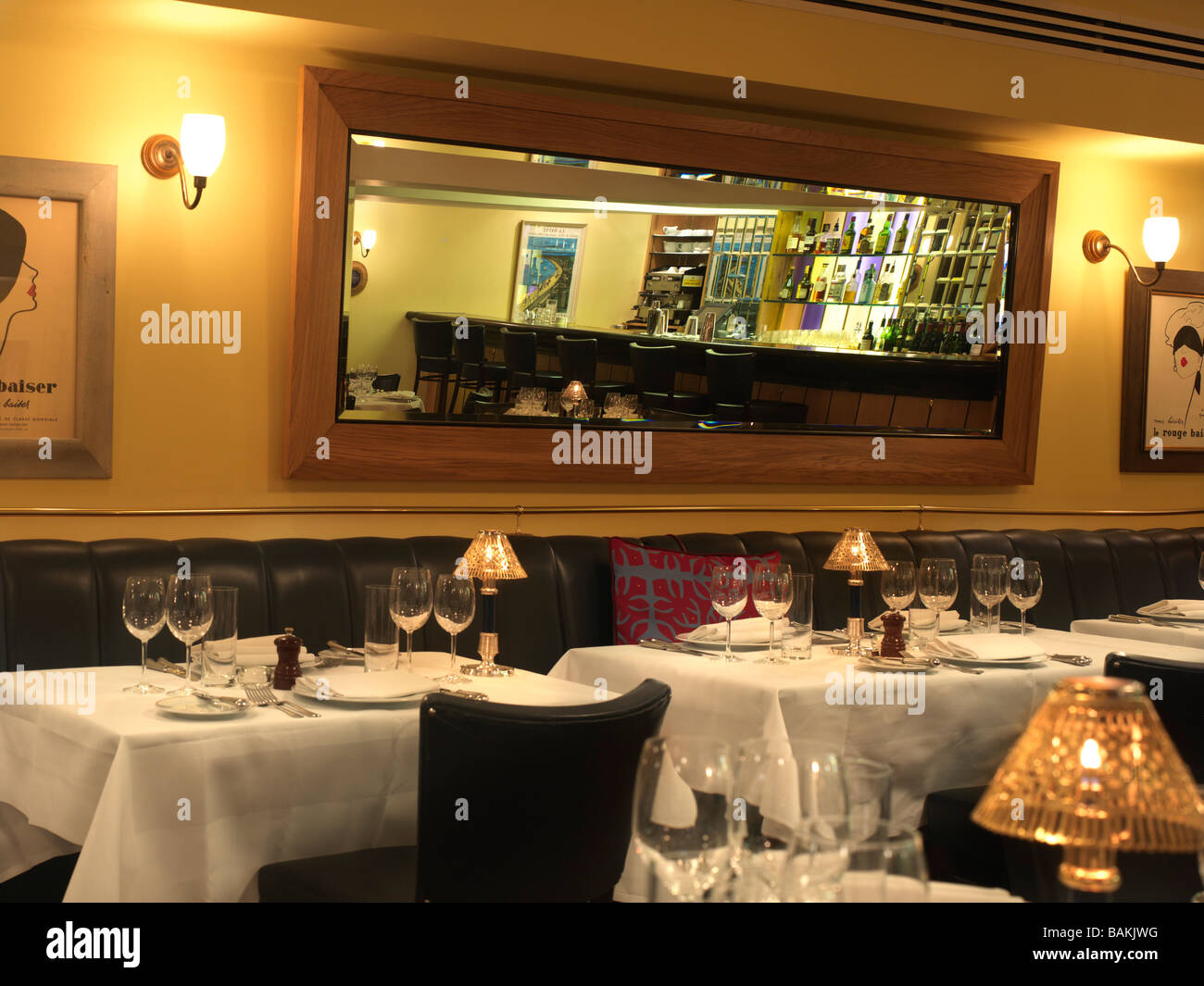 BELLAMYS RESTAURANT, SCHARNIERBLÄTTER, LONDON, VEREINIGTES KÖNIGREICH Stockfoto