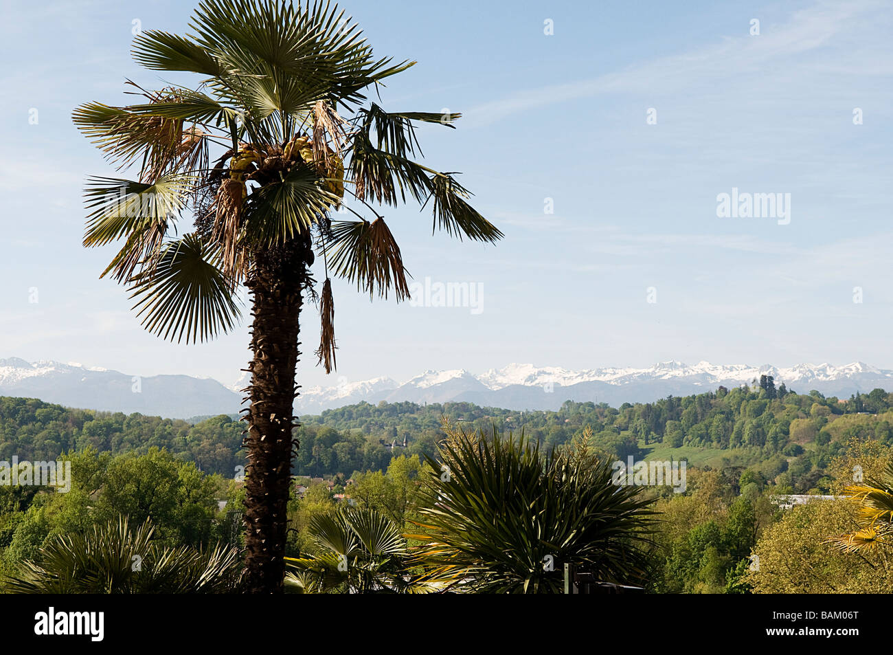 Frankreich, Pyrenäen Atlantiques, Bearn, Pau, gesehen von der Boulevard des Pyrenäen Pyrenäen Stockfoto