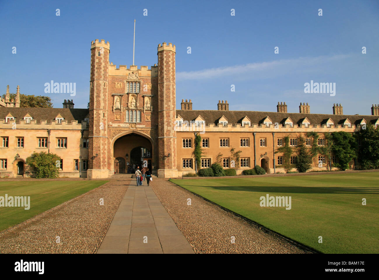 Das große Tor Eingang in Great Court, Trinity College, Cambridge University, UK. Stockfoto