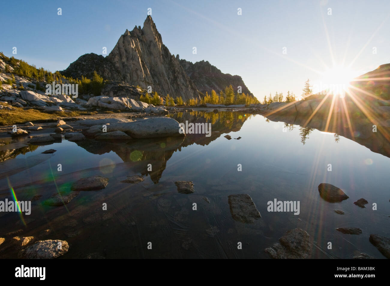 Prusik Park und Gnome Tarn bei Sonnenaufgang Stockfoto