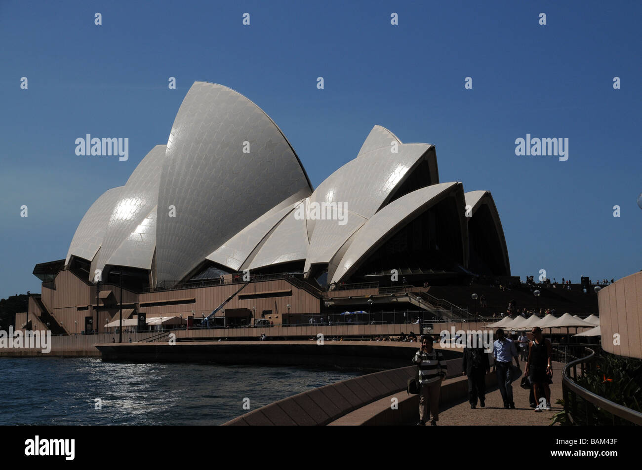 Sydney, Australien Blick auf Oper, Baujahr 2003, entworfen von Jorn Utzon, eines der markantesten Gebäude das Wort. Stockfoto