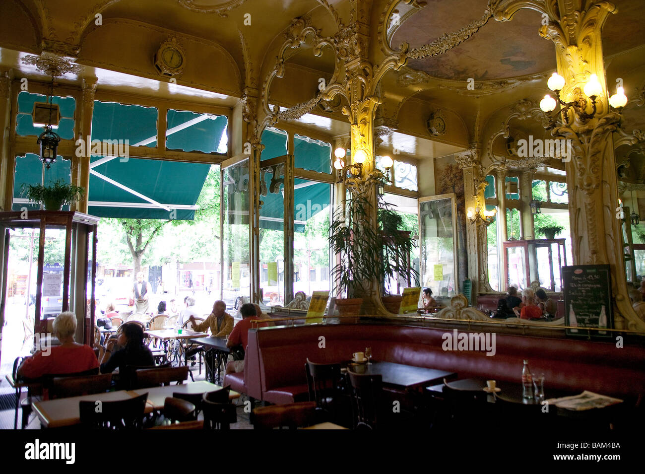 Frankreich, Allier, Bourbonnais, Moulins Sur Allier, das Grand Café am Place d ' Allier Stockfoto