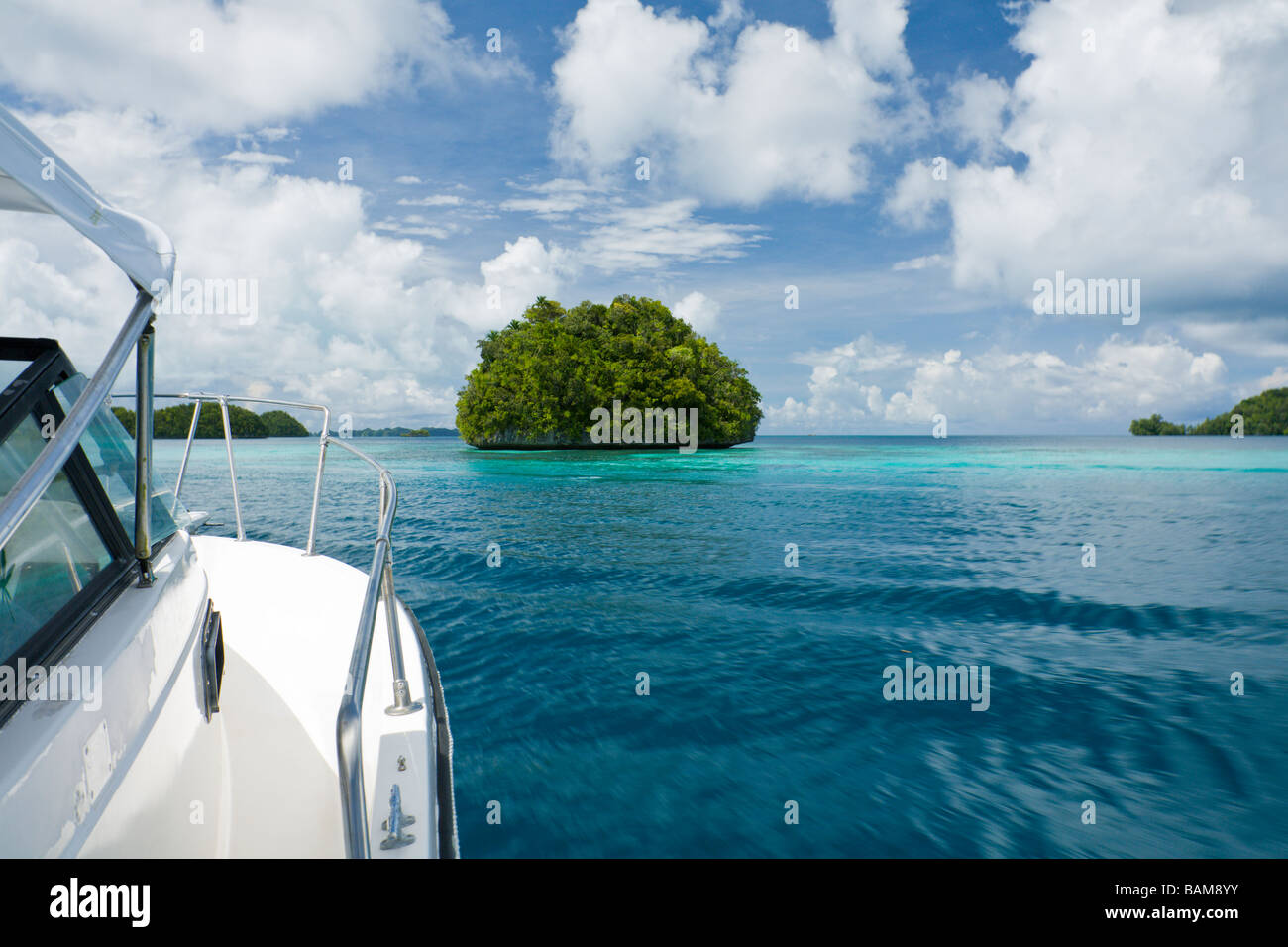Bootsfahrt durch Felsinseln pazifischen Mikronesien Palau Stockfoto