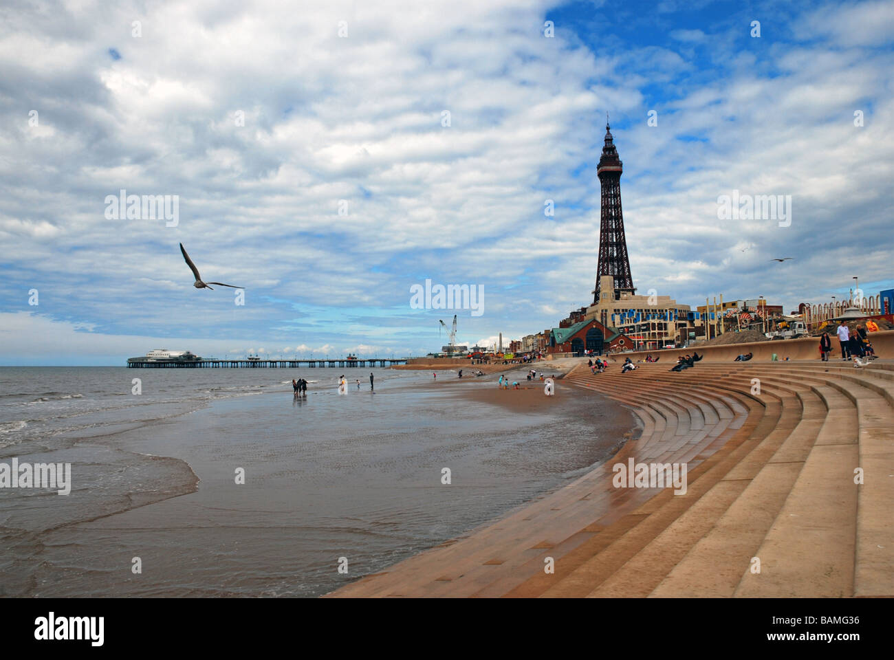 Blackpool Tower und North Pier Stockfoto