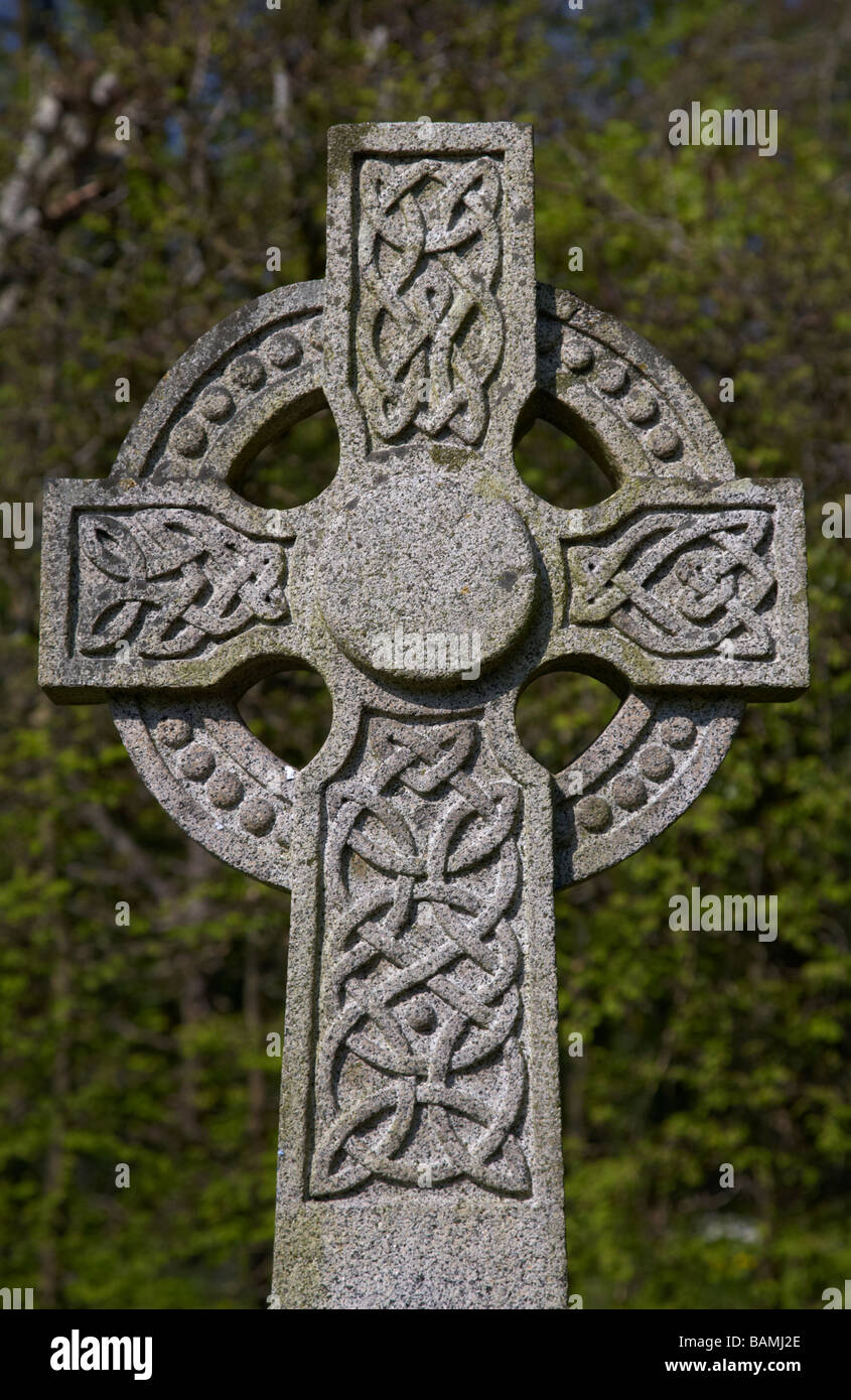 Irische keltische Kreuz auf dem Friedhof von Antrim Castle erdet County Antrim-Nordirland Stockfoto