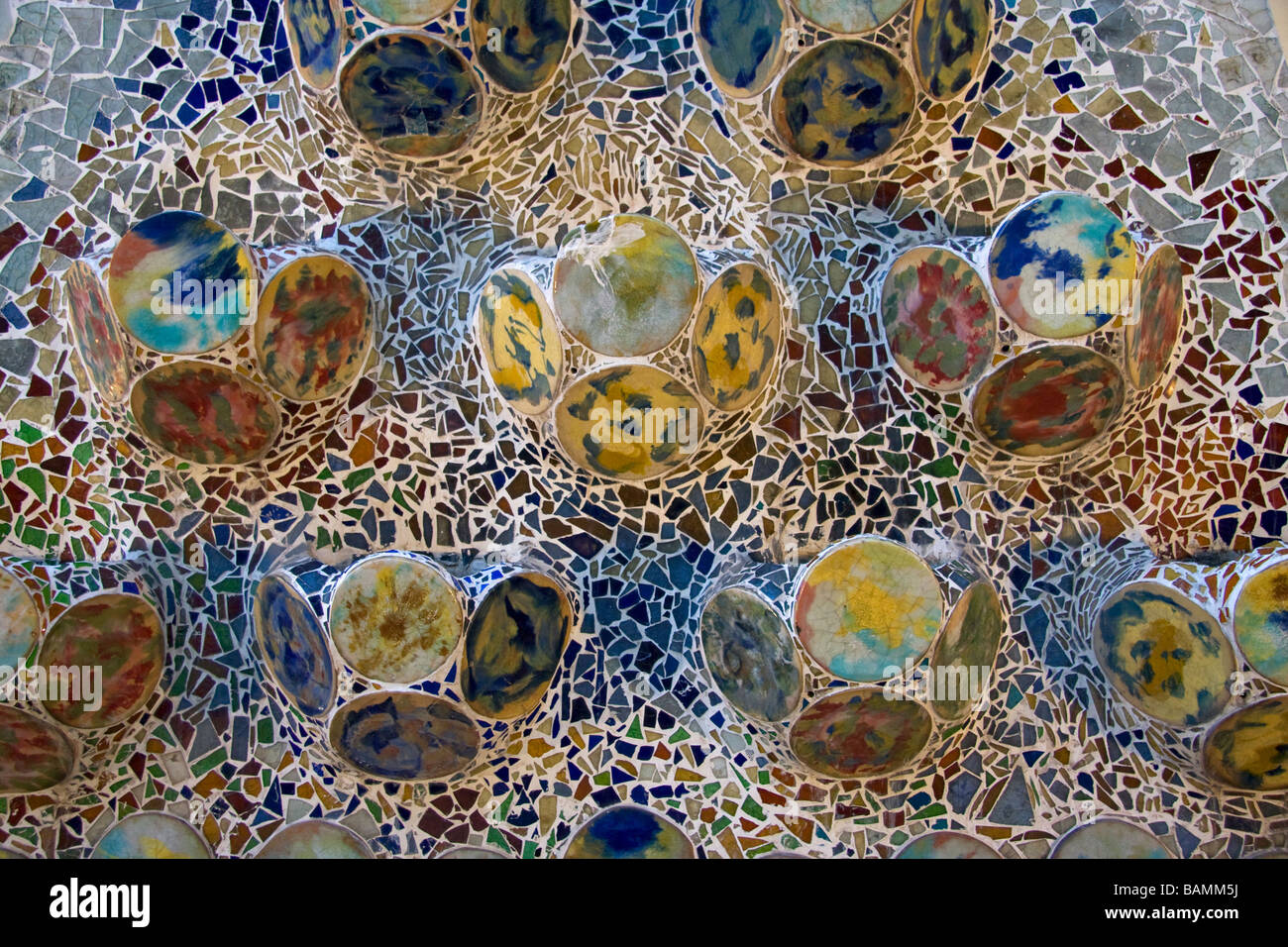 Mosaik-Muster Gaudis Casa Batilo Barcelona Stockfoto