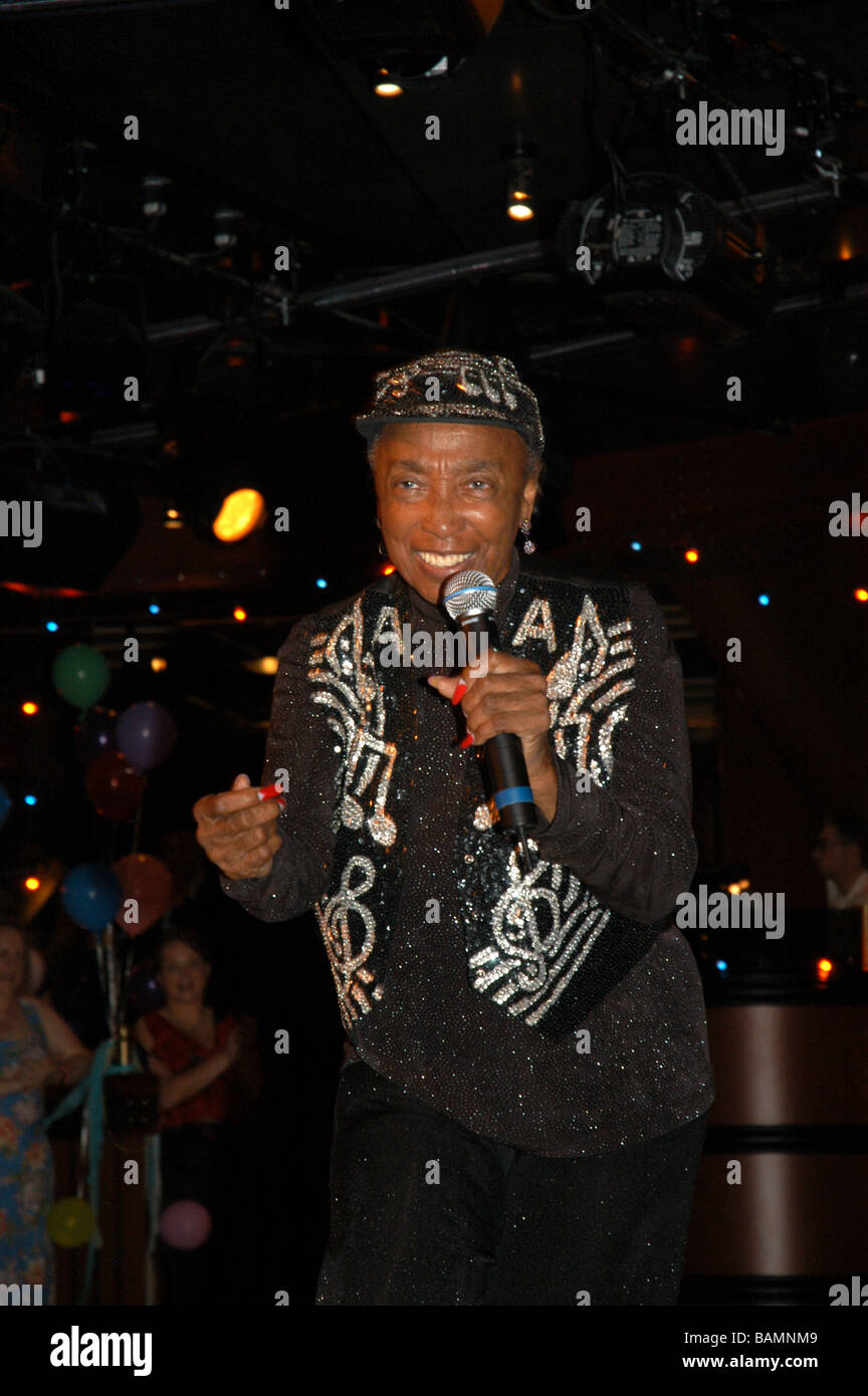 Norma Miller ein Lindy Hop Tänzer - "Queen of Swing' auch ein Choreograph, Schauspielerin und Comedian. 2 Dez 1919 geboren. Auf Frankie Mannings 90 Kreuzfahrt 2004 Stockfoto