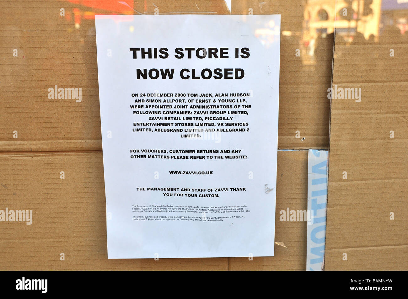 Speichern Sie geschlossene Ankündigung, Zavvi Shop, London, England Stockfoto