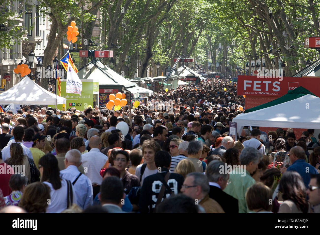 Blick auf Las Ramblas, Barcelona, während der Welttag des Buches Stockfoto
