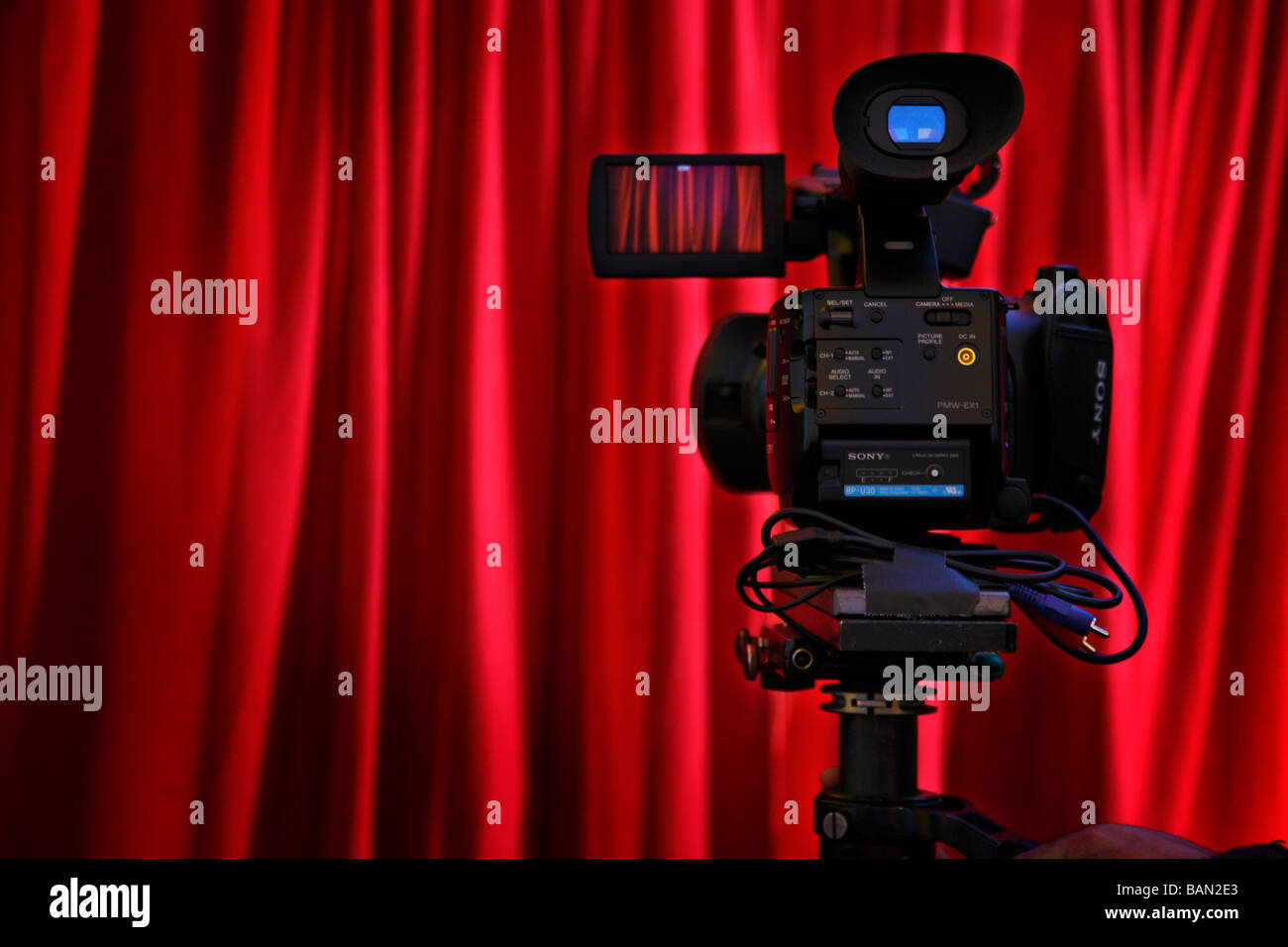 Full HD Kamera Aufzeichnung von einem roten Vorhang Stockfoto