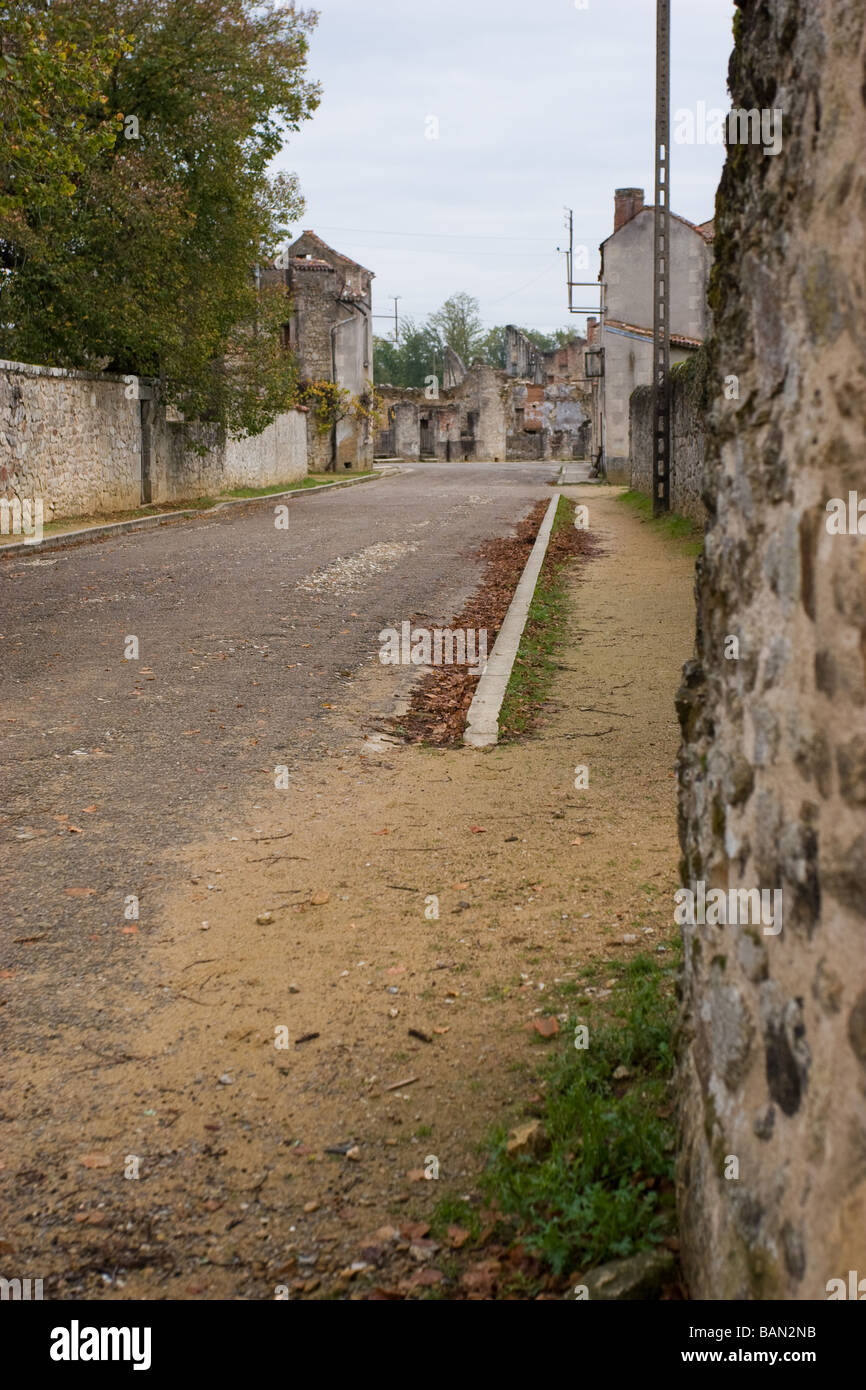 Straße nach Saint Junien Oradour Sur Glane Limousin Frankreich Stockfoto