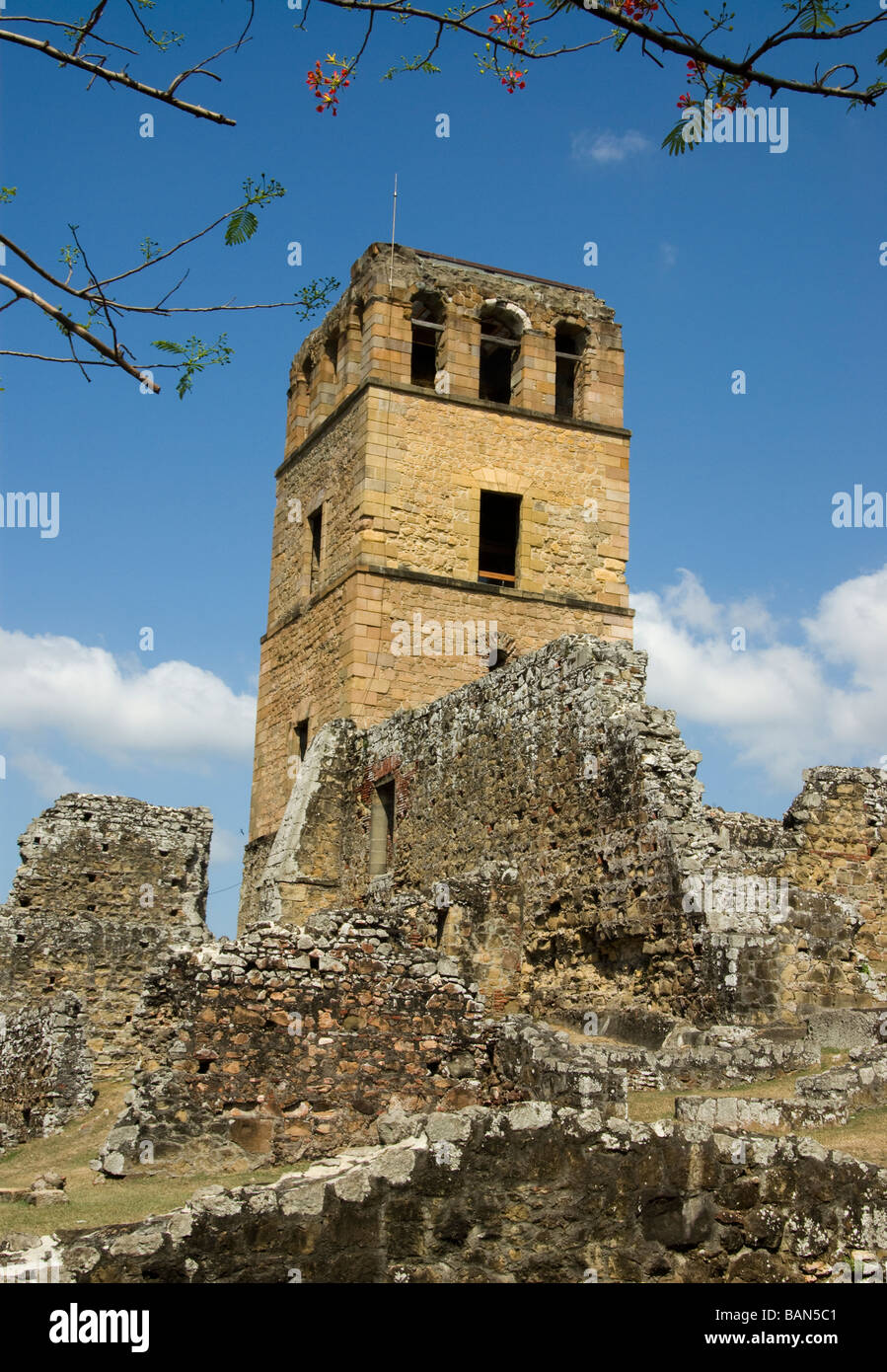 Panama.Panama Stadt. Panama La Vieja Ruins.Tower der Kathedrale. Stockfoto