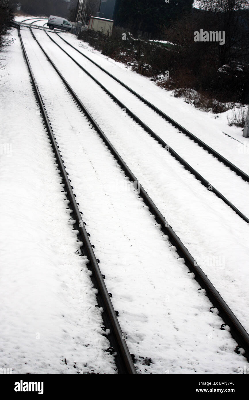 Eine Eisenbahnlinie Zug im Schnee Stockfoto