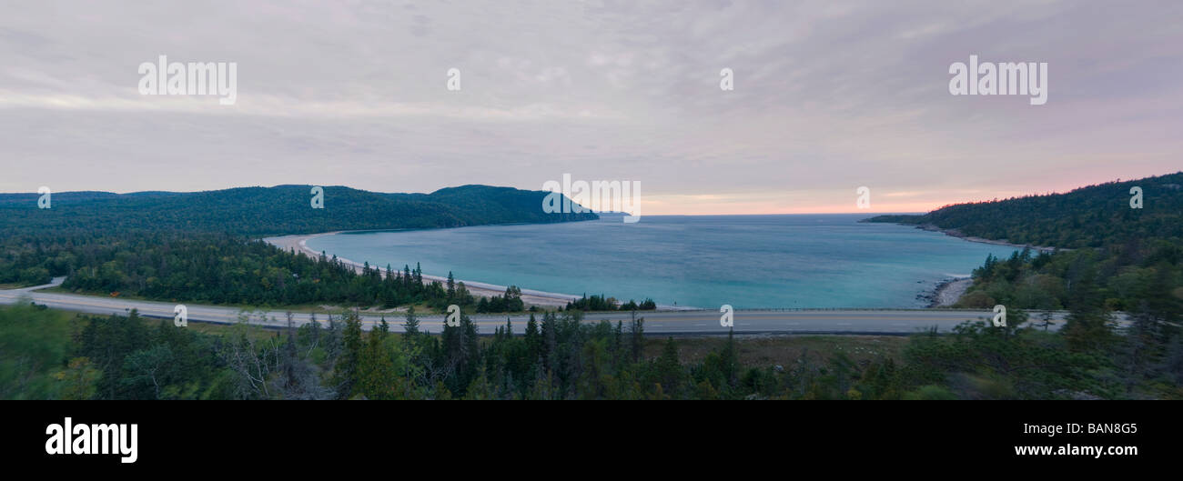 Abend-Übersicht über alte Frau Bay Lake Superior Provincial Park Stockfoto