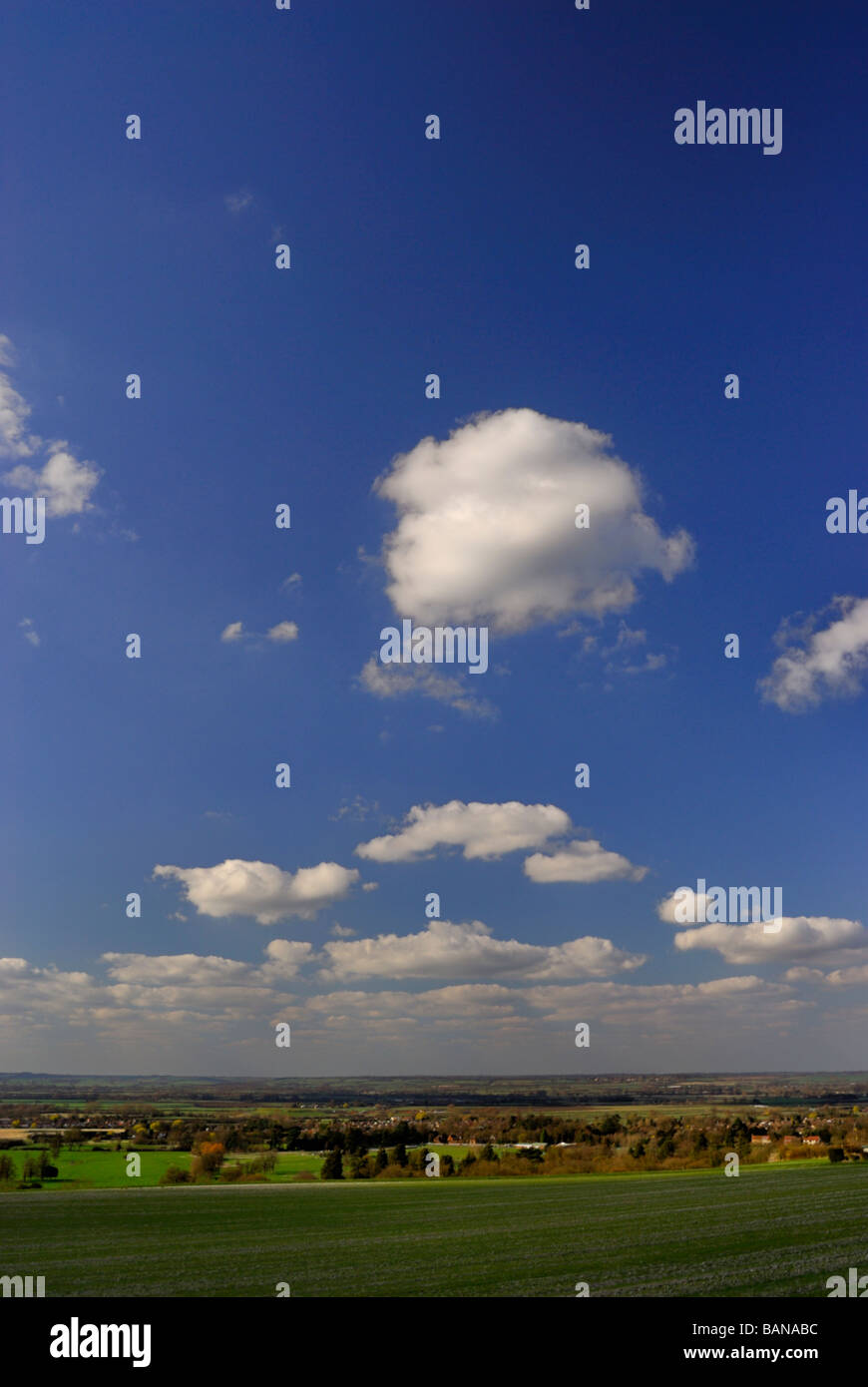 Blick über Aston Clinton aus Icknield Way Chiltern Hills Buckinghamshire England Uk Stockfoto