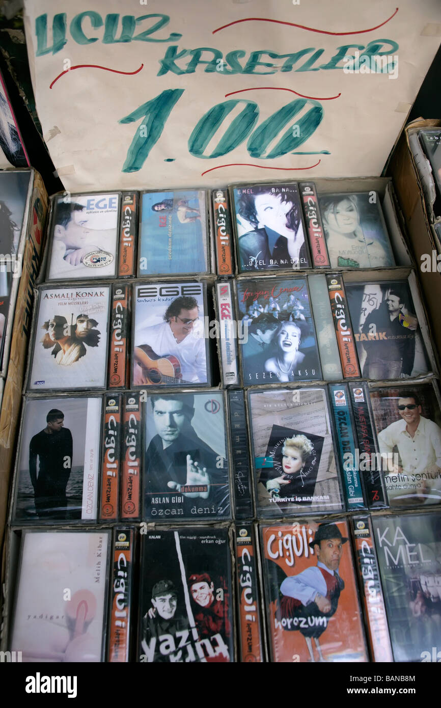 Türkische Musik-Kassetten zum Verkauf in Istanbul, Türkei Stockfoto
