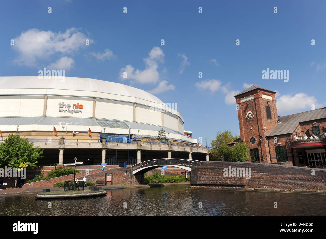 National Indoor Arena und Kanälen an Brindley Platz Birmingham Stockfoto