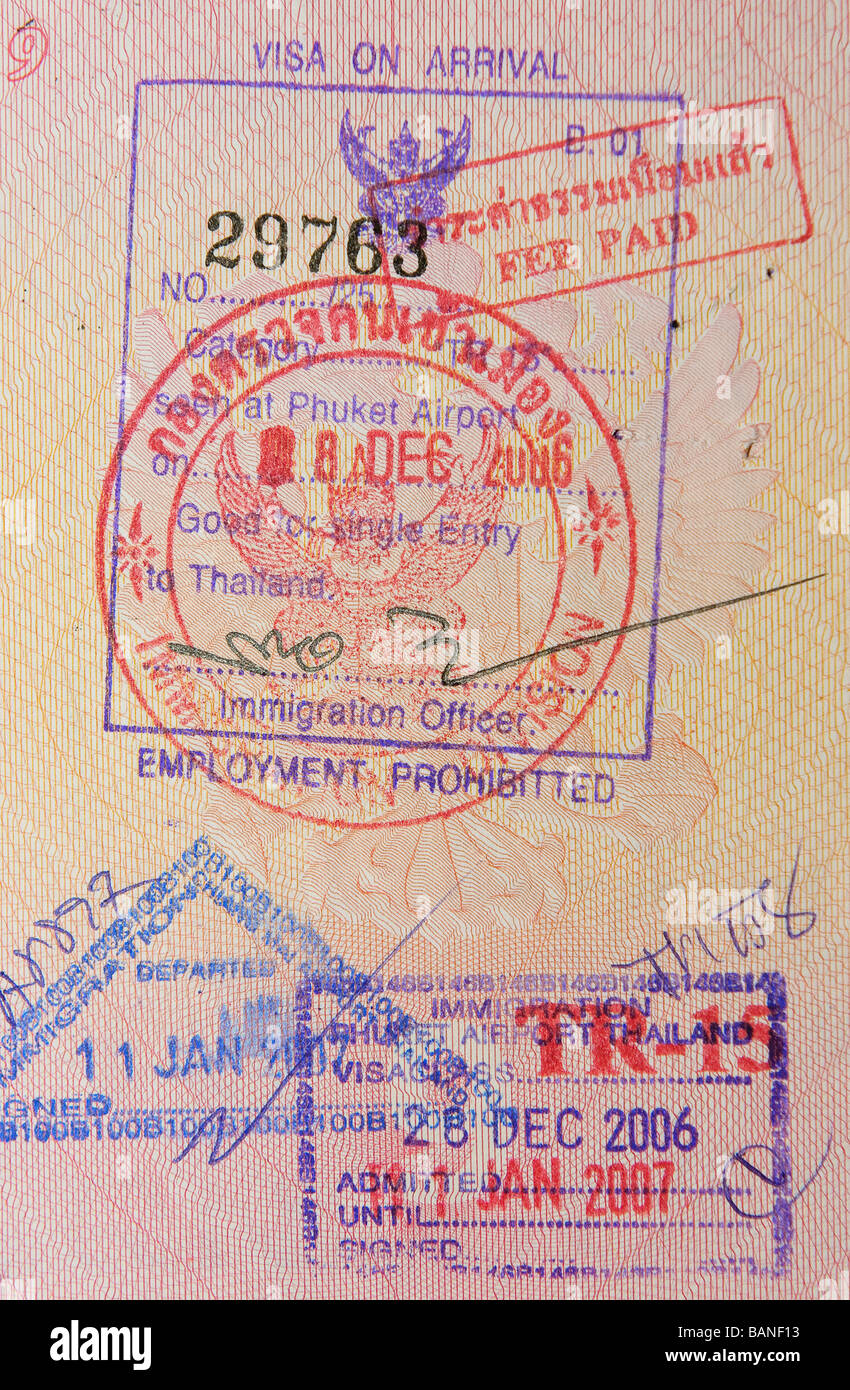 Reisepass mit thai Visa und Stempel Stockfoto
