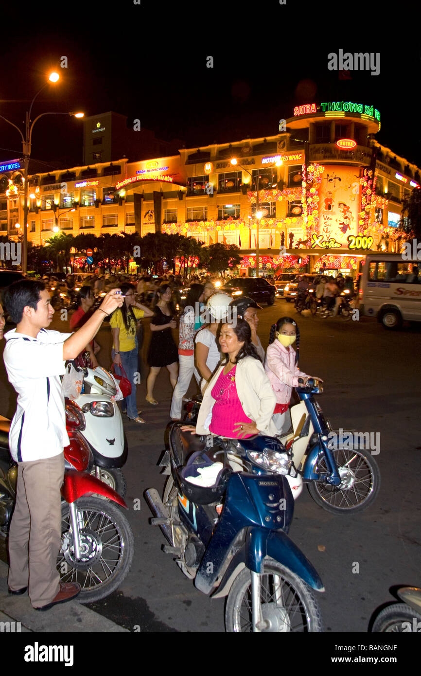 Straßenszenen in der Nacht in Ho-Chi-Minh-Stadt-Vietnam Stockfoto