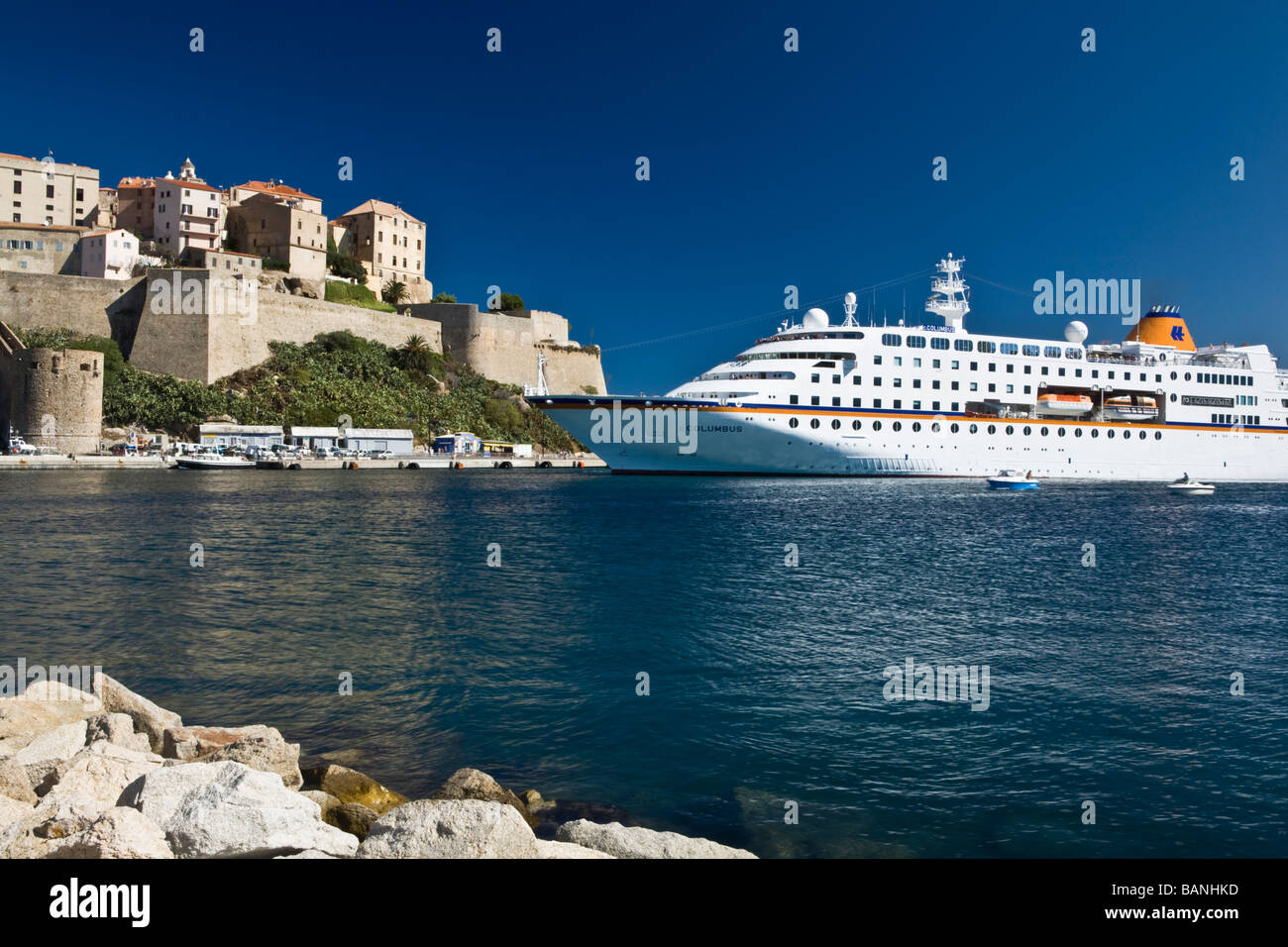 Kreuzfahrt Schiff betreten Port Calvi Korsika Frankreich Stockfoto