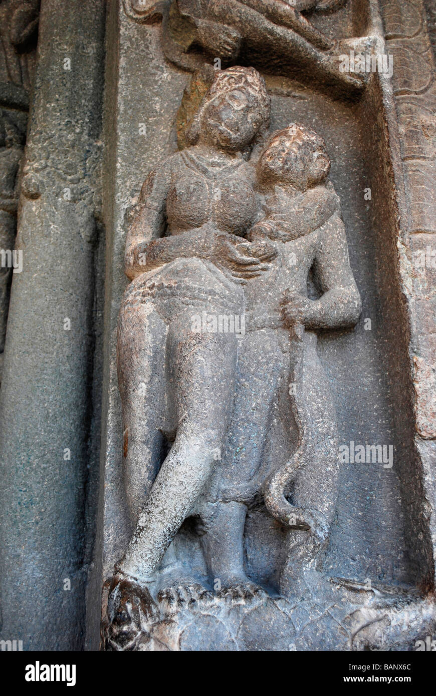 Skulptur am oberen Tor, Ajanta Höhlen, Maharashtra, Indien. Stockfoto