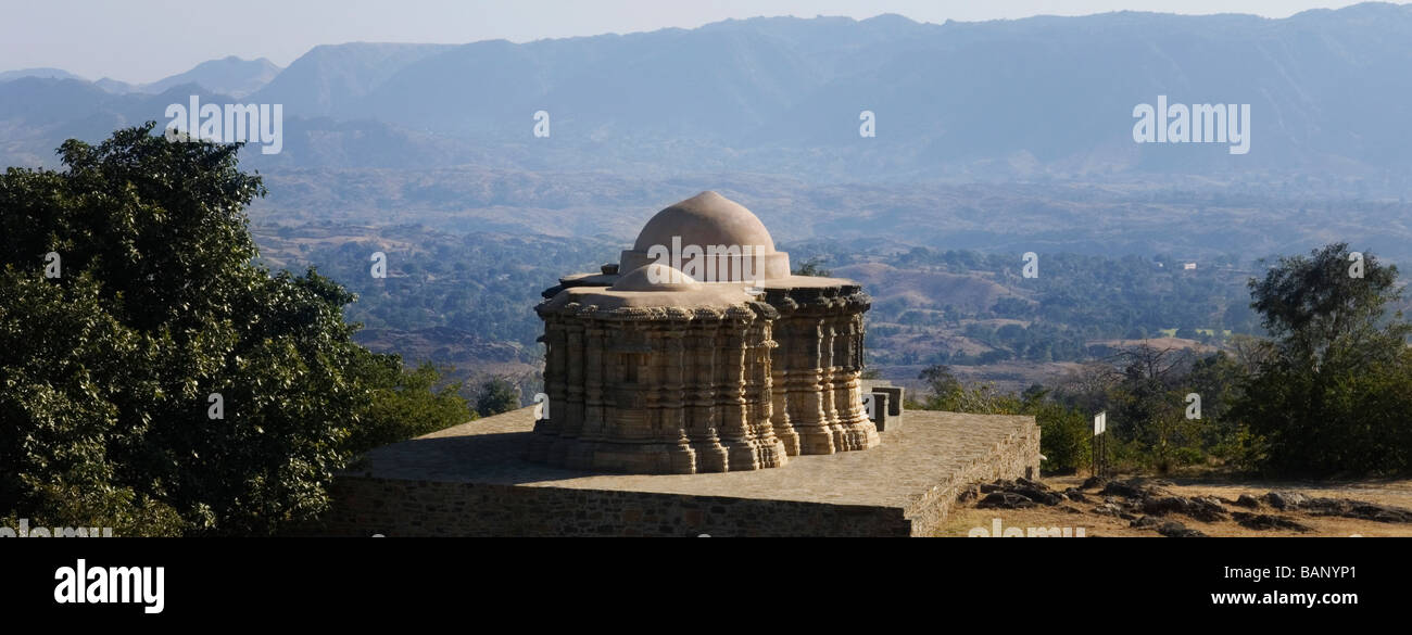 Erhöhte Ansicht eines Tempels, Jain-Tempel Nr. 1, Kumbhalgarh Fort, Udaipur, Rajasthan, Indien Stockfoto