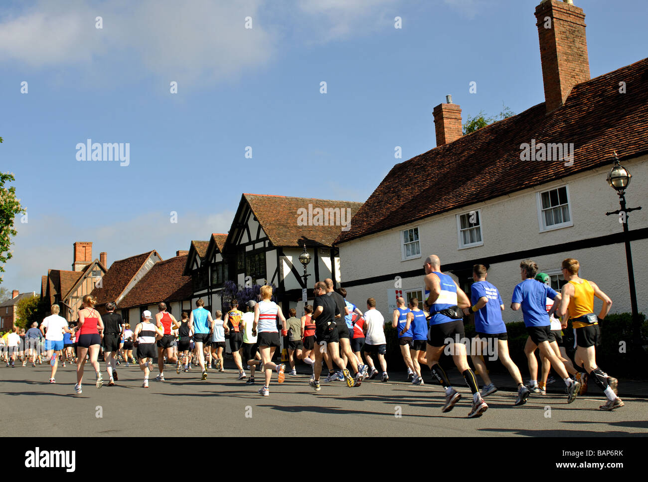 Läufer in Shakespeare-Marathon und Halbmarathon Rennen 2009, UK Stockfoto