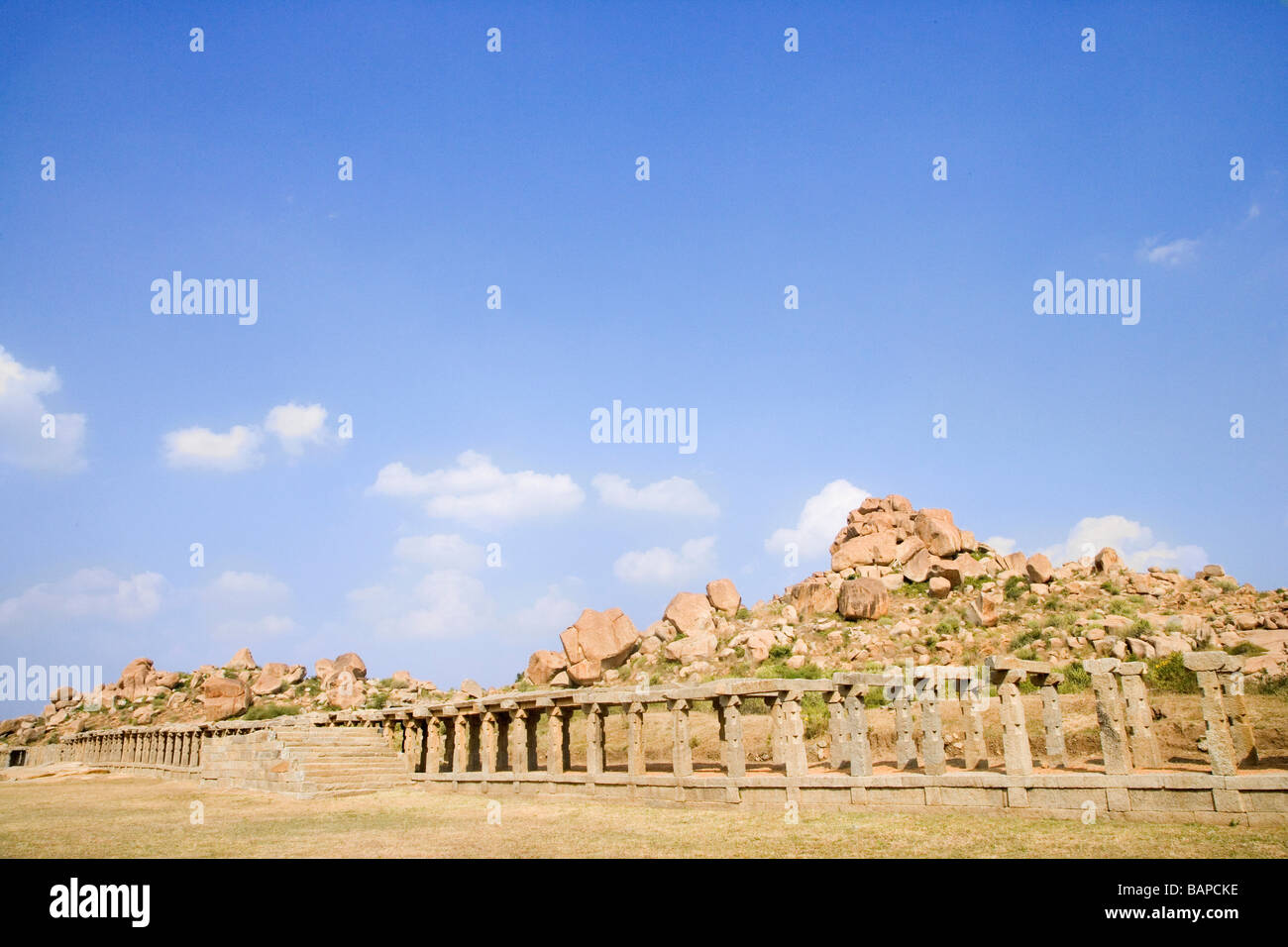 Alte Ruinen von einem Basar, Krishna Basar, Hampi, Karnataka, Indien Stockfoto