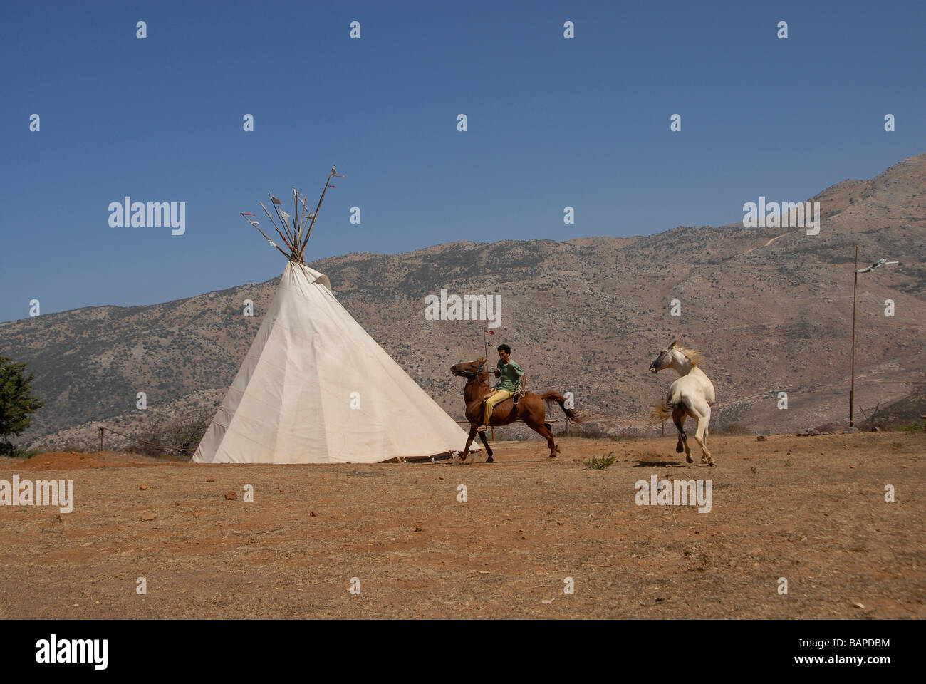 Verbindung mit Hermon Berg im Hintergrund nahe der israelischen Grenze zu Syrien, Golanhöhen, Israel behelfsmäßigen resort Stockfoto