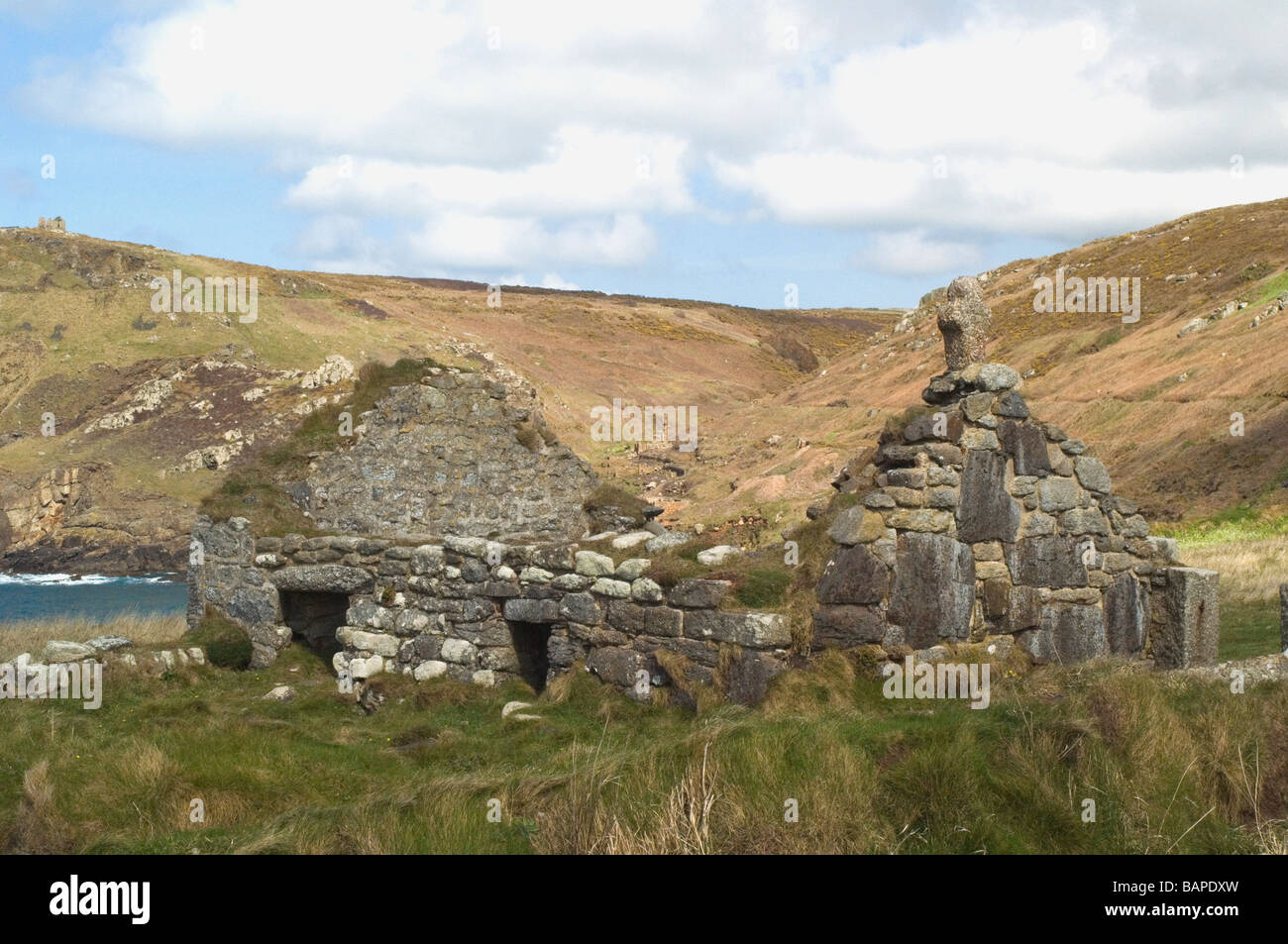 St Helens Oratorium am Cape Cornwall, die Überreste einer kleinen Kapelle an der kornischen Küste Stockfoto