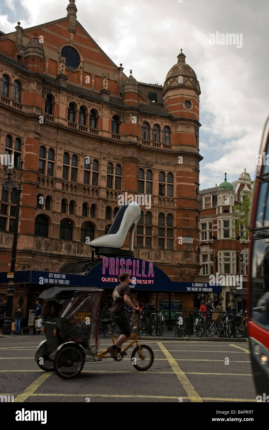 Musikalischen Priscilla Queen Of The Desert im Palace Theatre, London England UK Stockfoto