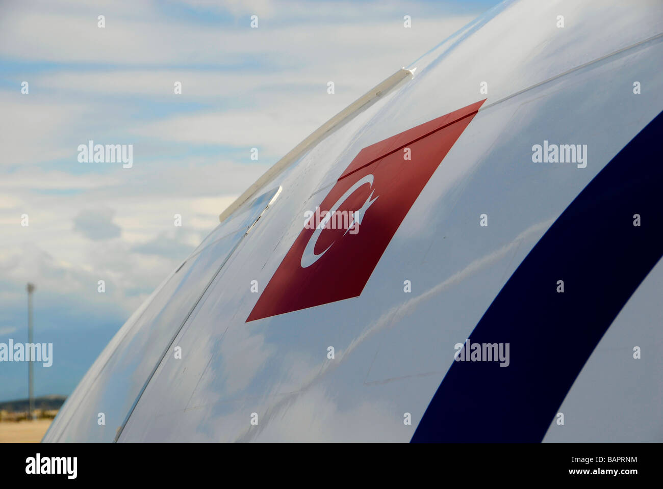 Türkische Flagge auf einem türkischen Fluggesellschaft jet Stockfoto