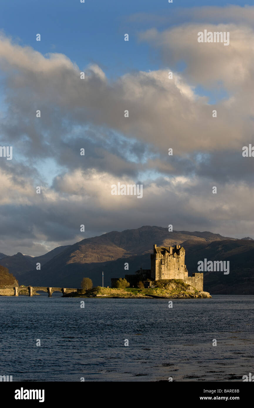 Sonnenuntergang auf Eilean Donan Castle Stockfoto