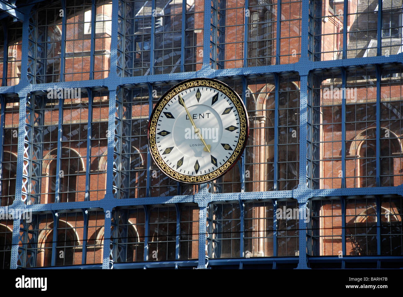 St Pancras Bahnhofsuhr Stockfoto