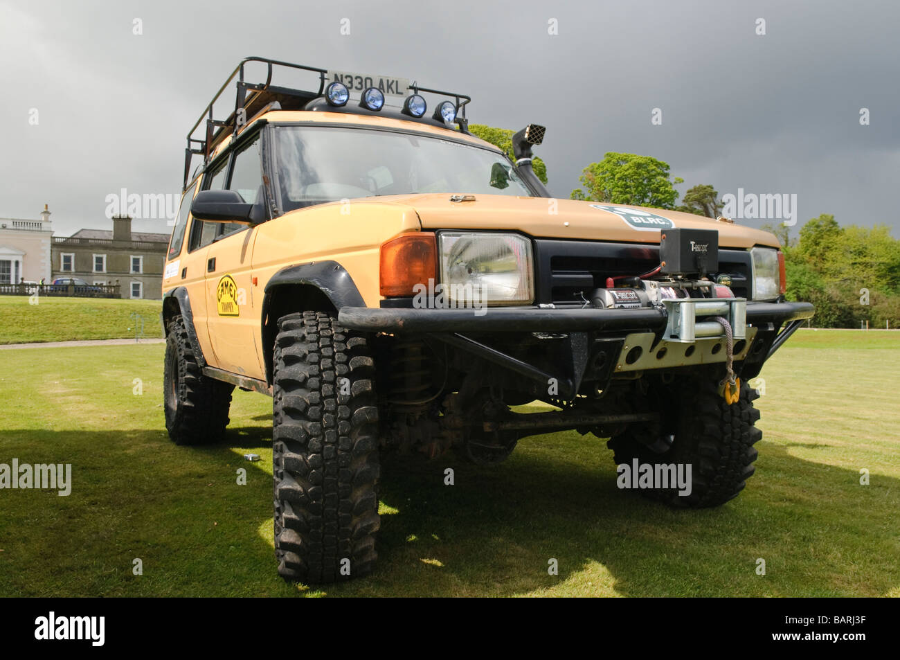 Geländewagen 4 x 4 off-Road Fahrzeug gelb Stockfoto