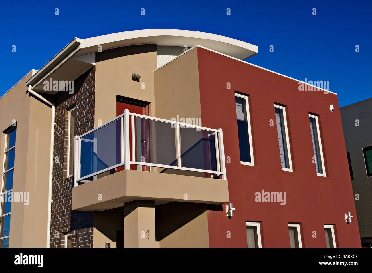 Wohnungswirtschaft / eine neue zeitgenössische Wohnhaus. Melbourne Victoria Australien. Stockfoto