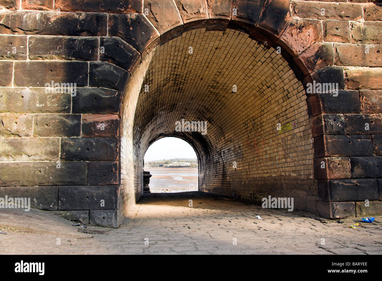 Tunnel unter der Runcorn Brücke, West Bank, Widnes, Cheshire, UK Stockfoto