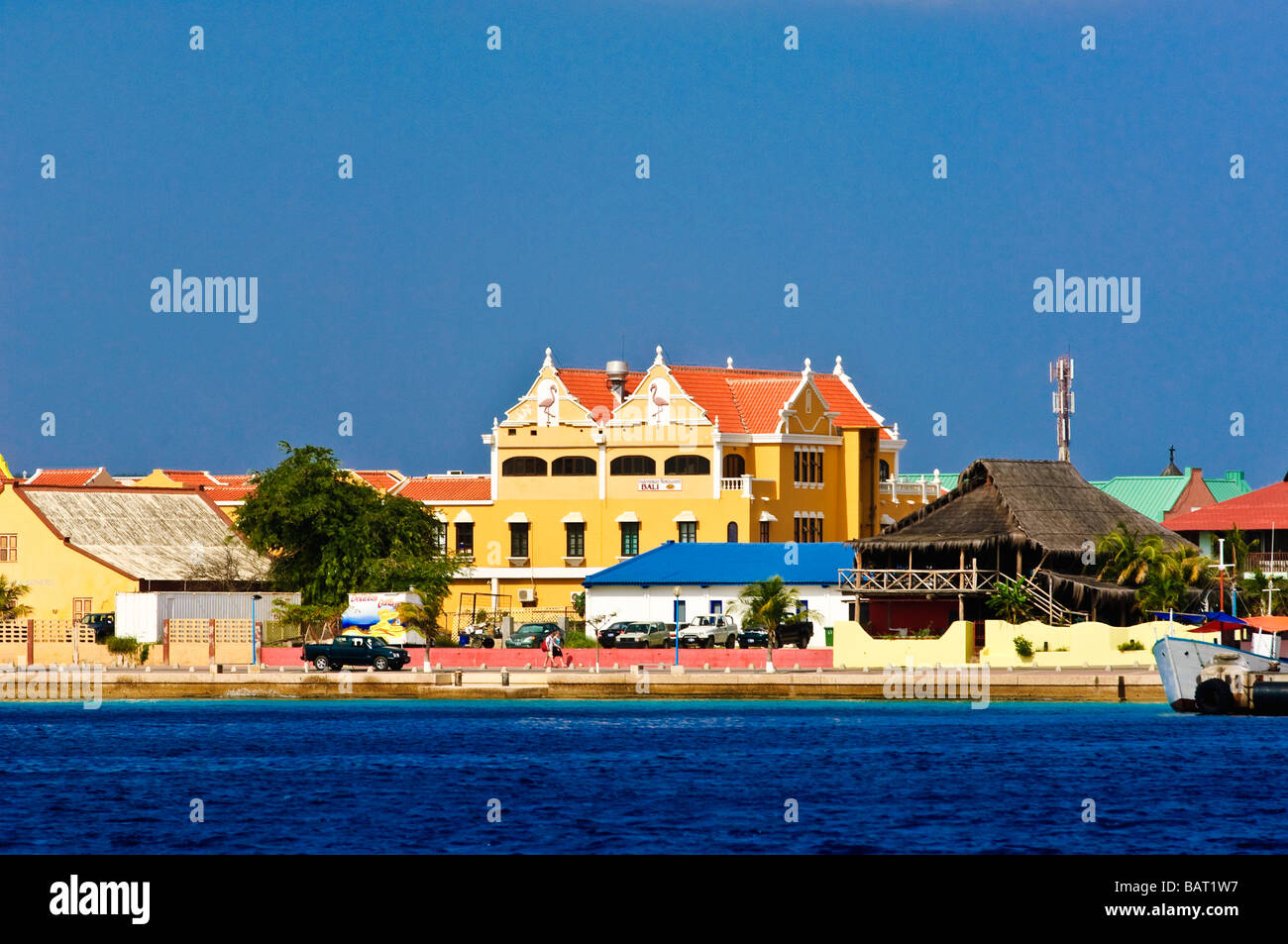 Niederländische Architektur Kralendijk Bonaire, Niederländische Antillen Stockfoto